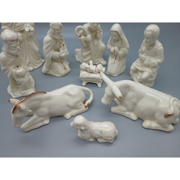 Centurion Collection Ceramic Nativity Set Ivory Gold 11 Piece Set - Picture 4 of 10
